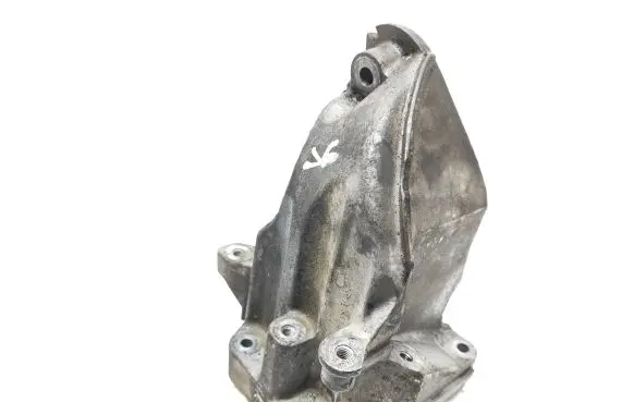 Mercedes-Benz E W212 Engine mounting bracket A6512230004