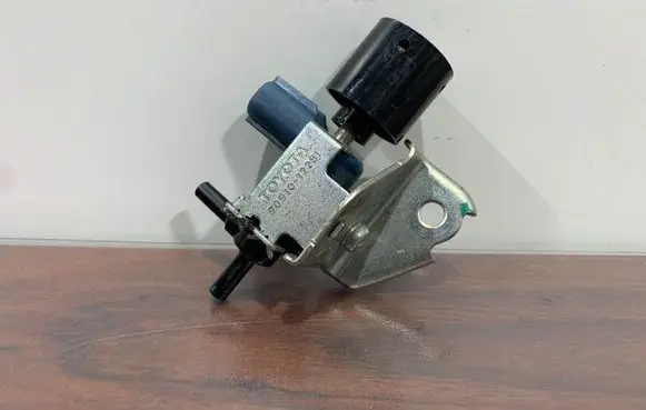 Toyota Verso Vacuum valve 9091012281