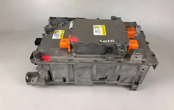 Voltage converter inverter