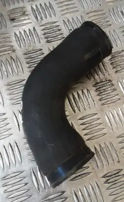 Volkswagen PASSAT B5 Intercooler hose/pipe 
