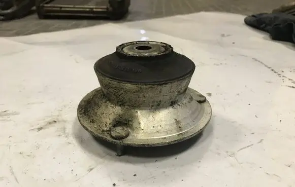 BMW 1 E81 E87 Front upper strut mount 31336760943 10637110