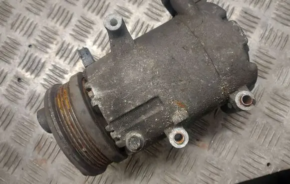 Ford Focus C-MAX Air conditioning (A/C) compressor (pump) 6M5H19D629AB