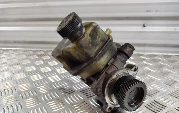 Mazda 6 Power steering pump