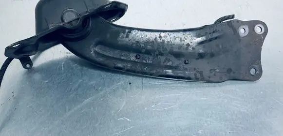 Volkswagen PASSAT B7 Rear upper control arm/wishbone 3C0071047