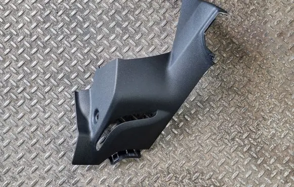 BMW 2 F44 (C) pillar trim 7475574