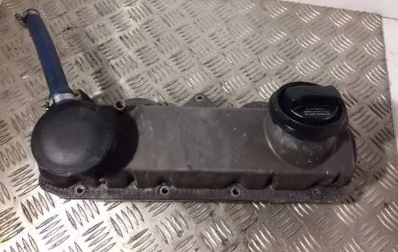 Volkswagen Golf IV Rocker cam cover 038103469E