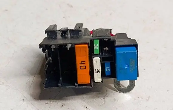 Renault Captur Fuse box set 243510051RS5 243510051R