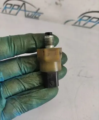 Volvo XC60 Oil pressure sensor 31405635