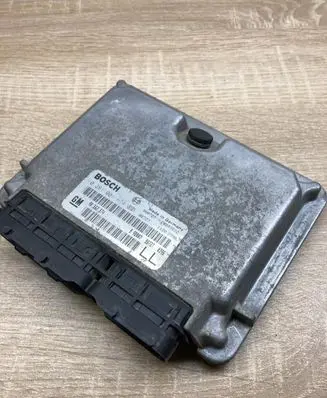 Opel Astra G Engine control unit/module ECU 90562574 0281001674