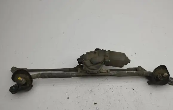 Lexus IS 220D-250-350 Front wiper linkage and motor 8511053040