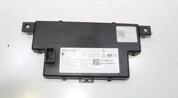 Tesla Model 3 Door central lock control unit/module 110024190H