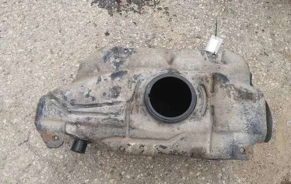 Peugeot 107 Fuel tank 771000H010