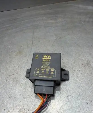 Toyota Avensis T270 Tow bar trailer control unit/module 5C031 PA66GF30 12V13X52