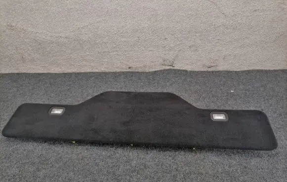 Land Rover Discovery 5 Tailgate/boot lid cover trim 