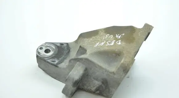 Lexus IS 220D-250-350 Engine mounting bracket