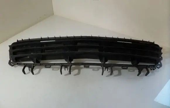 Opel Astra H Front bumper lower grill 24460271 375768702