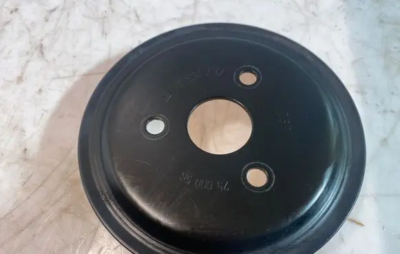 Opel Corsa D Water pump pulley 90531737 2500056