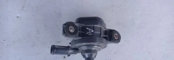 Toyota C-HR I Water pump G904047040
