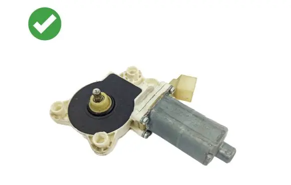Mercedes-Benz CLS C219 Front door window regulator motor 0130821433