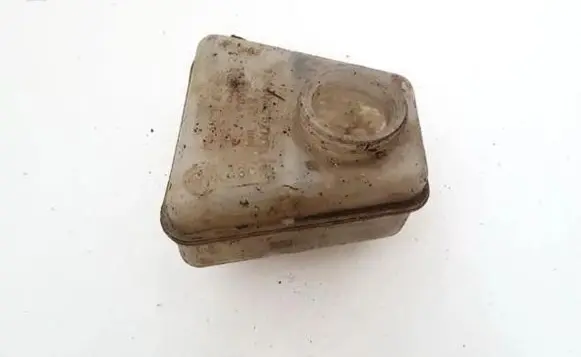 BMW 5 E34 Brake fluid reservoir 
