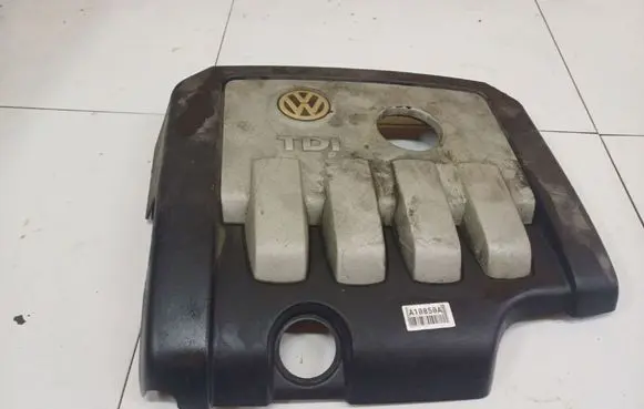 Volkswagen Golf V Engine cover (trim)