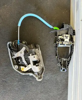 BMW X6 G06 Front door lock 9464893 19864010 51219464893