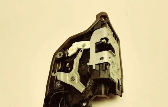 BMW X1 F48 F49 Front door lock 7281934