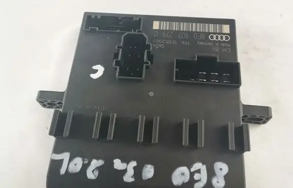 Audi A4 S4 B6 8E 8H Comfort/convenience module 8E0907279C