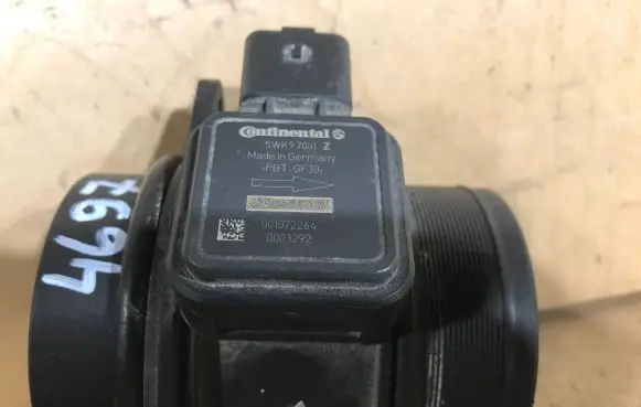 Peugeot 607 Mass air flow meter 5WK97001Z