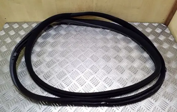Mercedes-Benz ML W164 Front door rubber seal