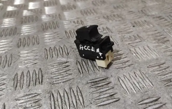 Hyundai Accent Electric window control switch 621W03620