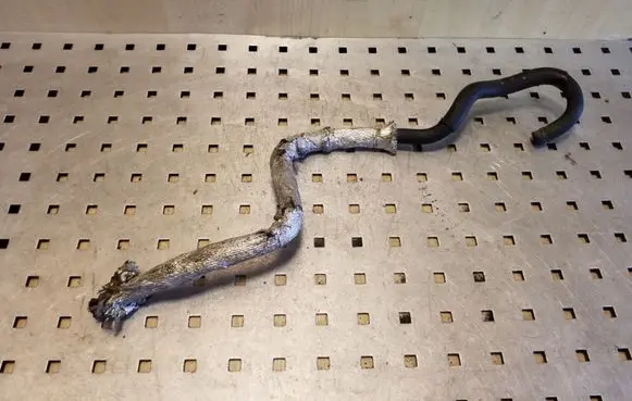 Audi A5 8T 8F Fuel line pipe