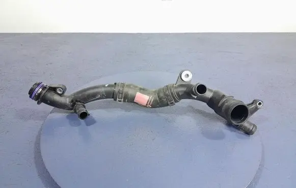 Engine coolant pipe/hose