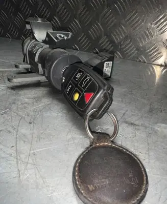 Volvo XC70 Ignition lock 8626324 16184