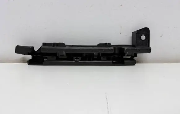 Renault Laguna III Front bumper mounting bracket 622215431R