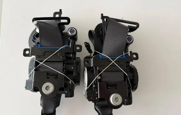 Opel Karl Front seatbelt