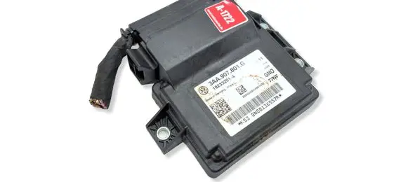 Volkswagen PASSAT B7 Hand brake control module 3AA907801G