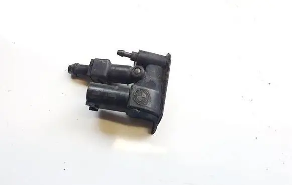 BMW X1 E84 Windshield washer spray nozzle 