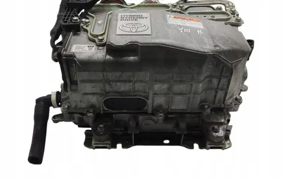 Toyota Yaris Voltage converter inverter G9200-52030