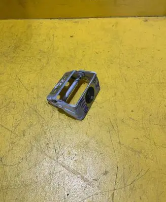 Fiat 500E Tailgate/trunk/boot hinge