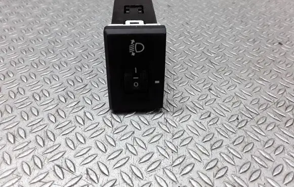 Hyundai i20 (PB PBT) Headlight level height control switch 211000245