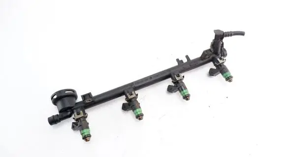 Renault Megane I Fuel injector supply line/pipe 