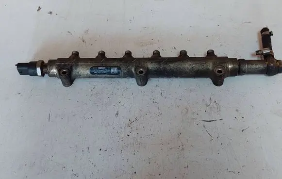 Volvo S80 Fuel main line pipe 8658252 0445215010