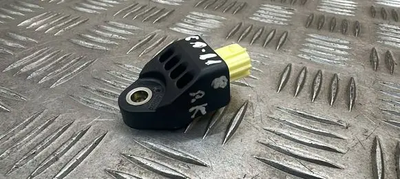 Toyota RAV 4 (XA40) Airbag deployment crash/impact sensor 8983133050