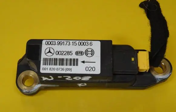 Mercedes-Benz C W202 Airbag deployment crash/impact sensor 0018200726
