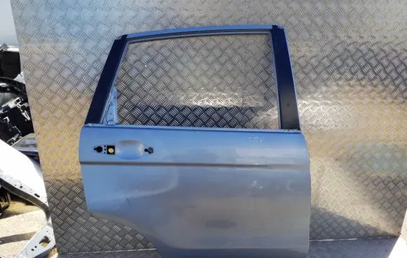 Honda CR-V Rear door