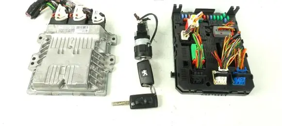 Peugeot 5008 Engine control unit/module ECU 9676761080 9666571380