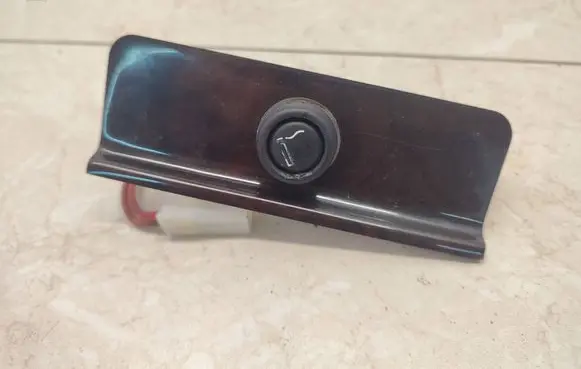 BMW 7 E38 Cigarette lighter rear 51168162993 8162993