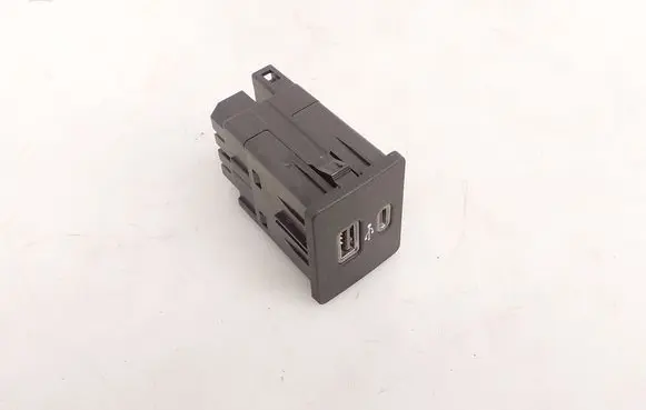 Ford Mustang Mach-E USB socket connector ML3T14F014AB 20294093044 K7EDB