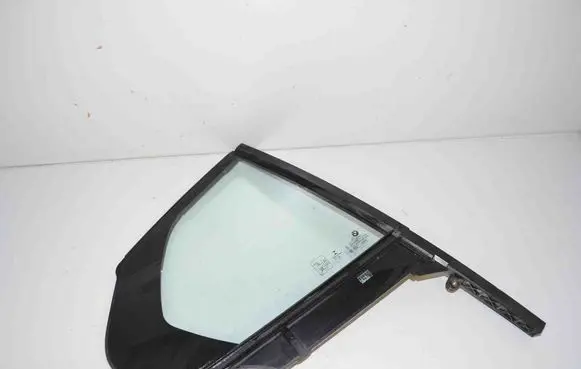 BMW 1 F40 Rear vent window glass 